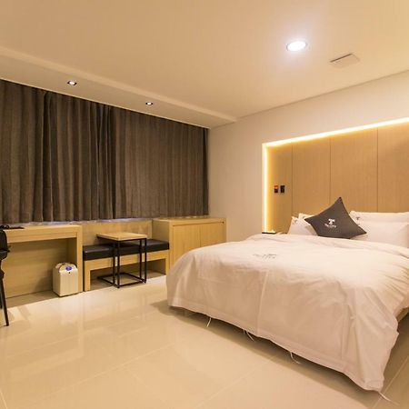 The City Hotel 全州市 エクステリア 写真
