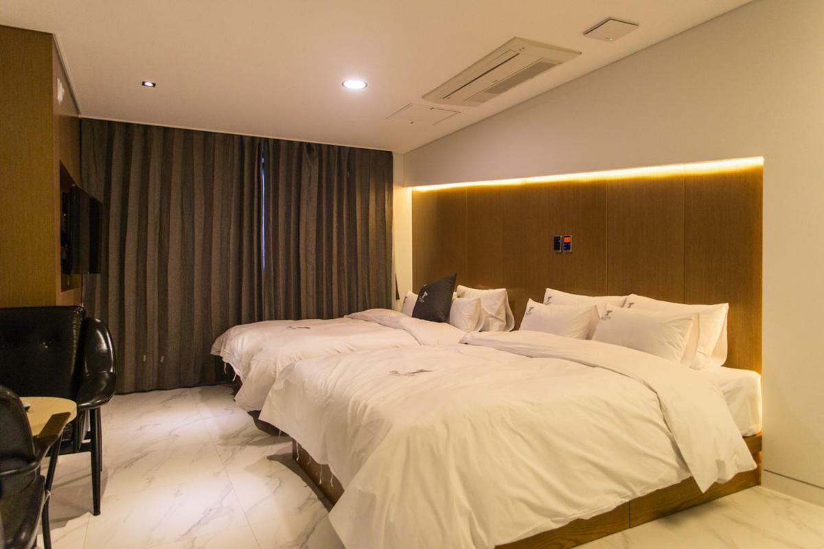 The City Hotel 全州市 エクステリア 写真