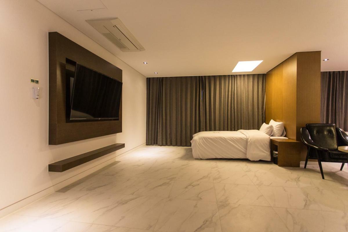 The City Hotel 全州市 エクステリア 写真