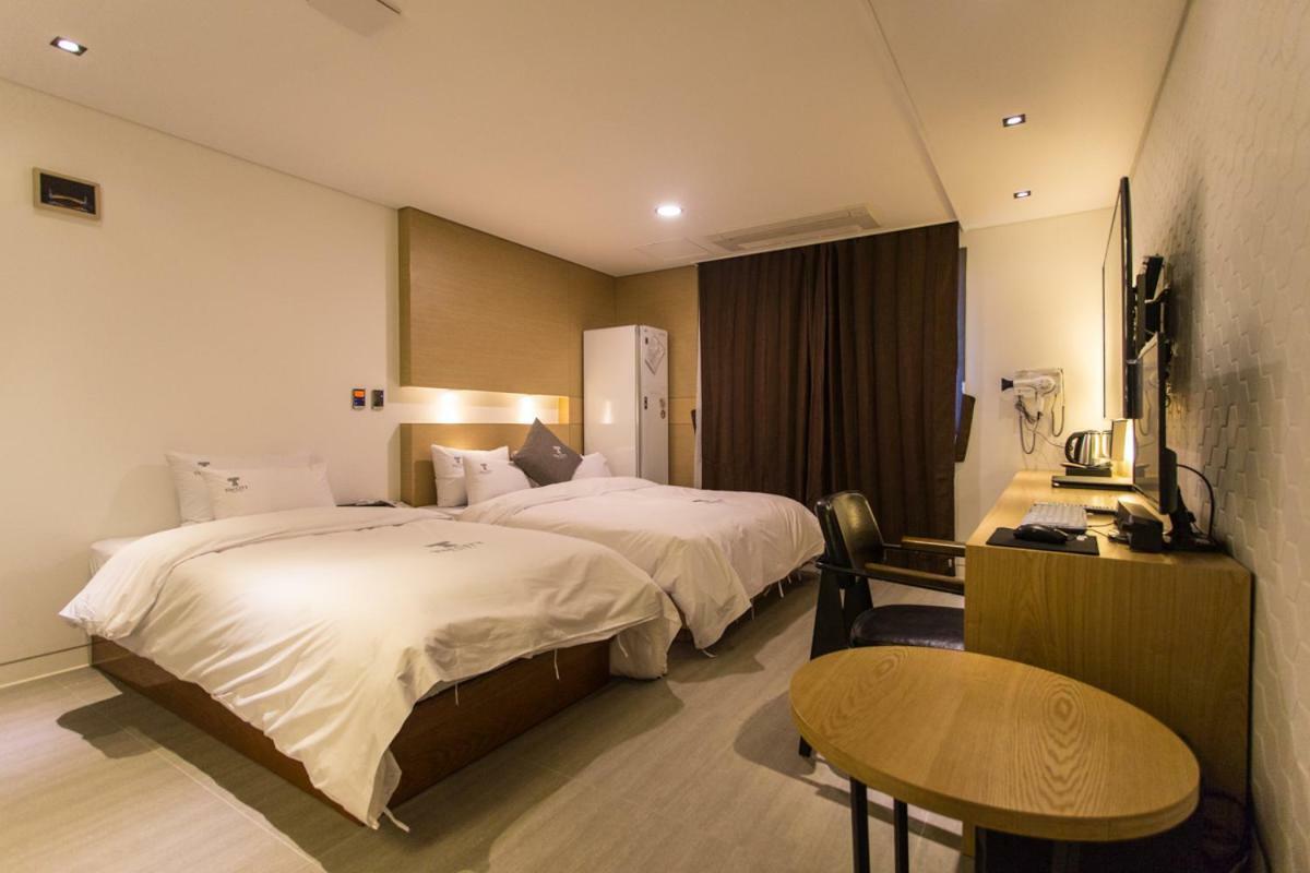 The City Hotel 全州市 エクステリア 写真