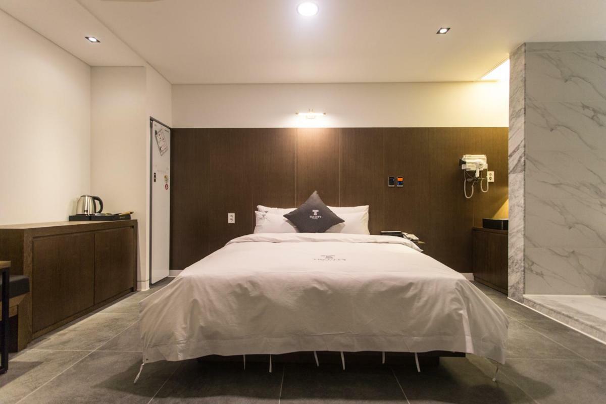 The City Hotel 全州市 エクステリア 写真